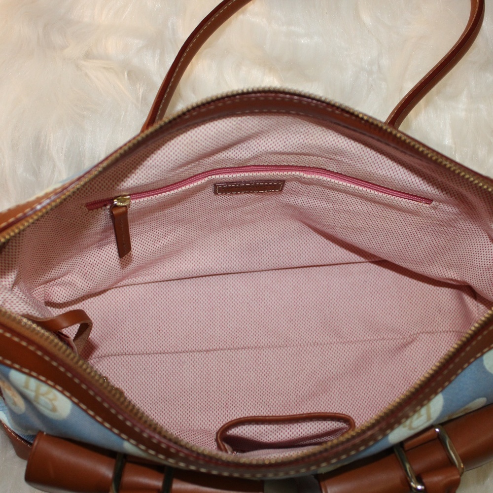 ** Host Pick 11/11!! 🥳 Classic Dooney & Bourke double pocket jacquard bag - Picture 6 of 13